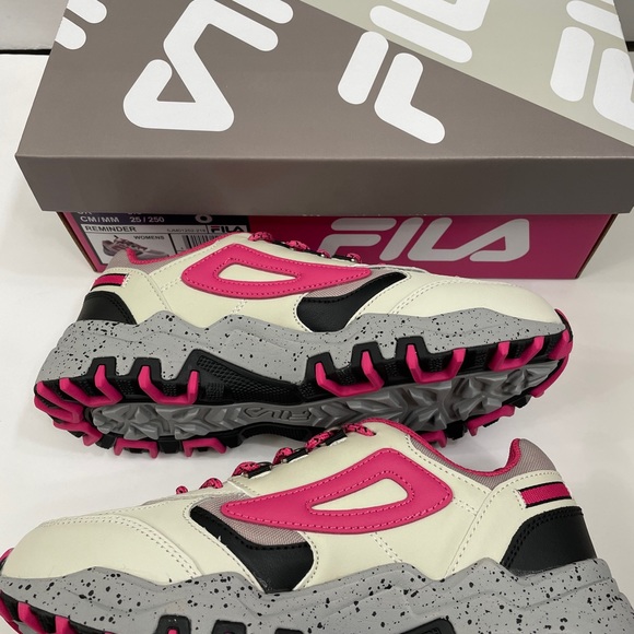 Fila tan/pink/black Shoes Size 8 - Picture 5 of 5